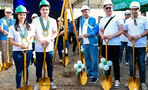 Mayor Art Mercado leads groundbreaking for the San Pedro .